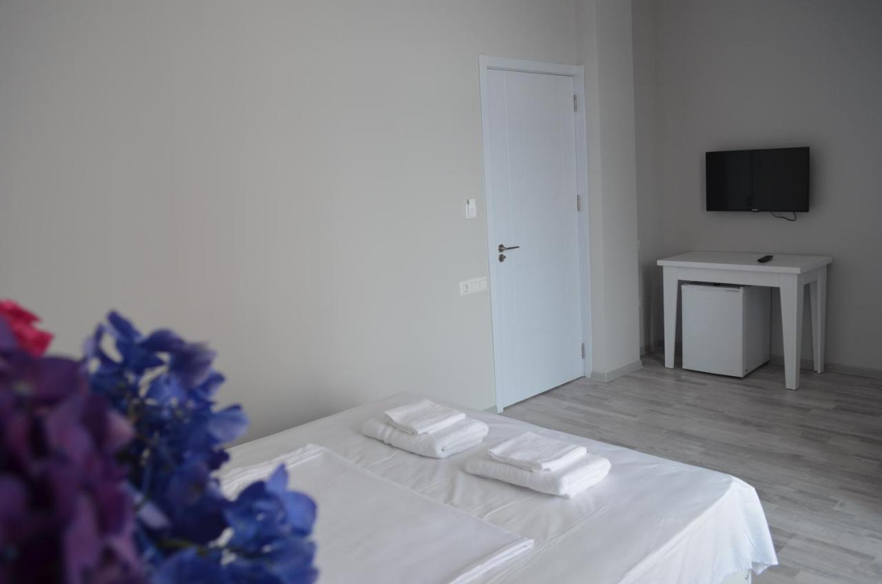 Guest House Madonna Kobuleti ภายนอก รูปภาพ