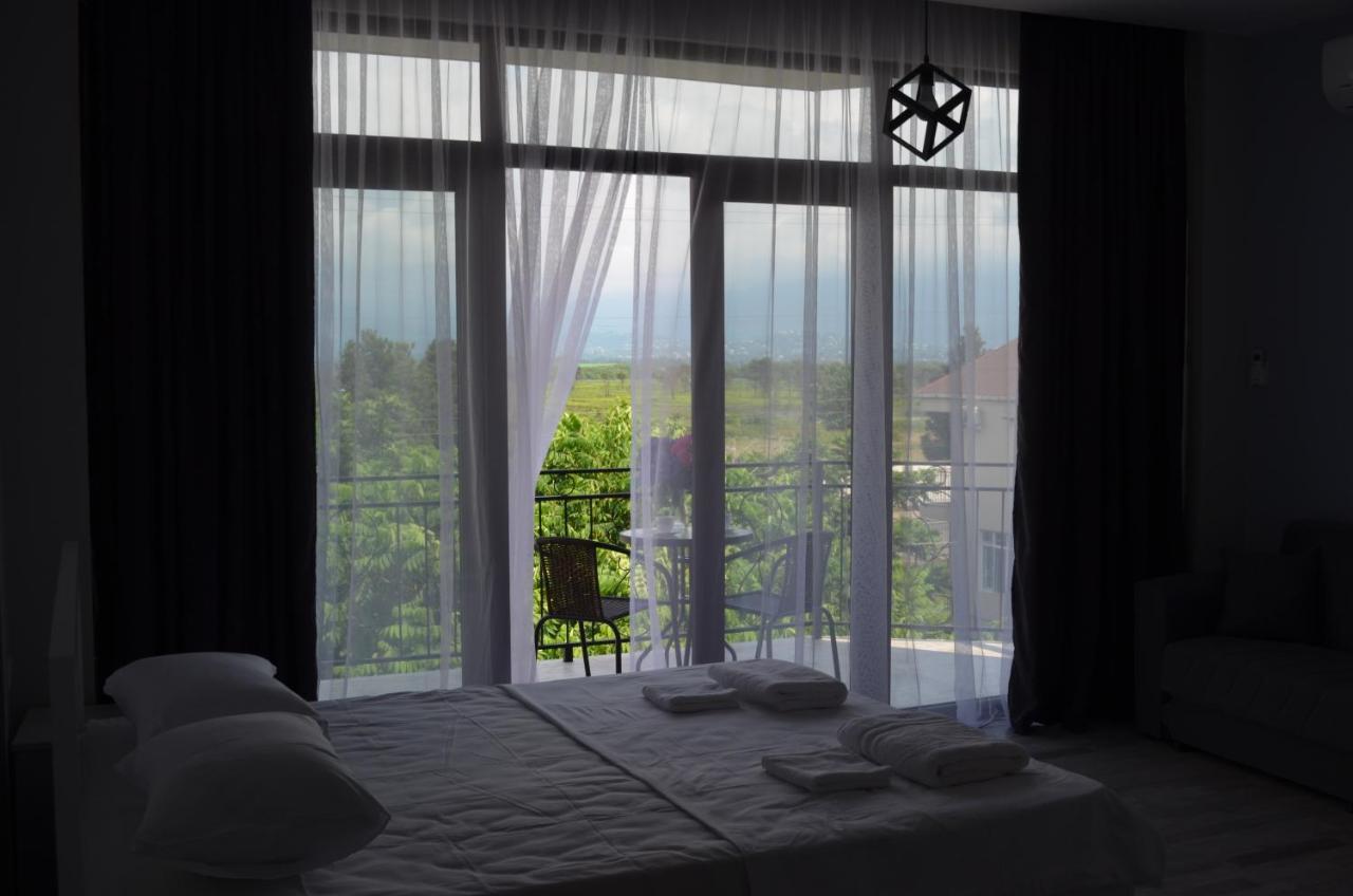 Guest House Madonna Kobuleti ภายนอก รูปภาพ