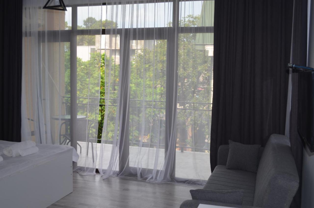 Guest House Madonna Kobuleti ภายนอก รูปภาพ