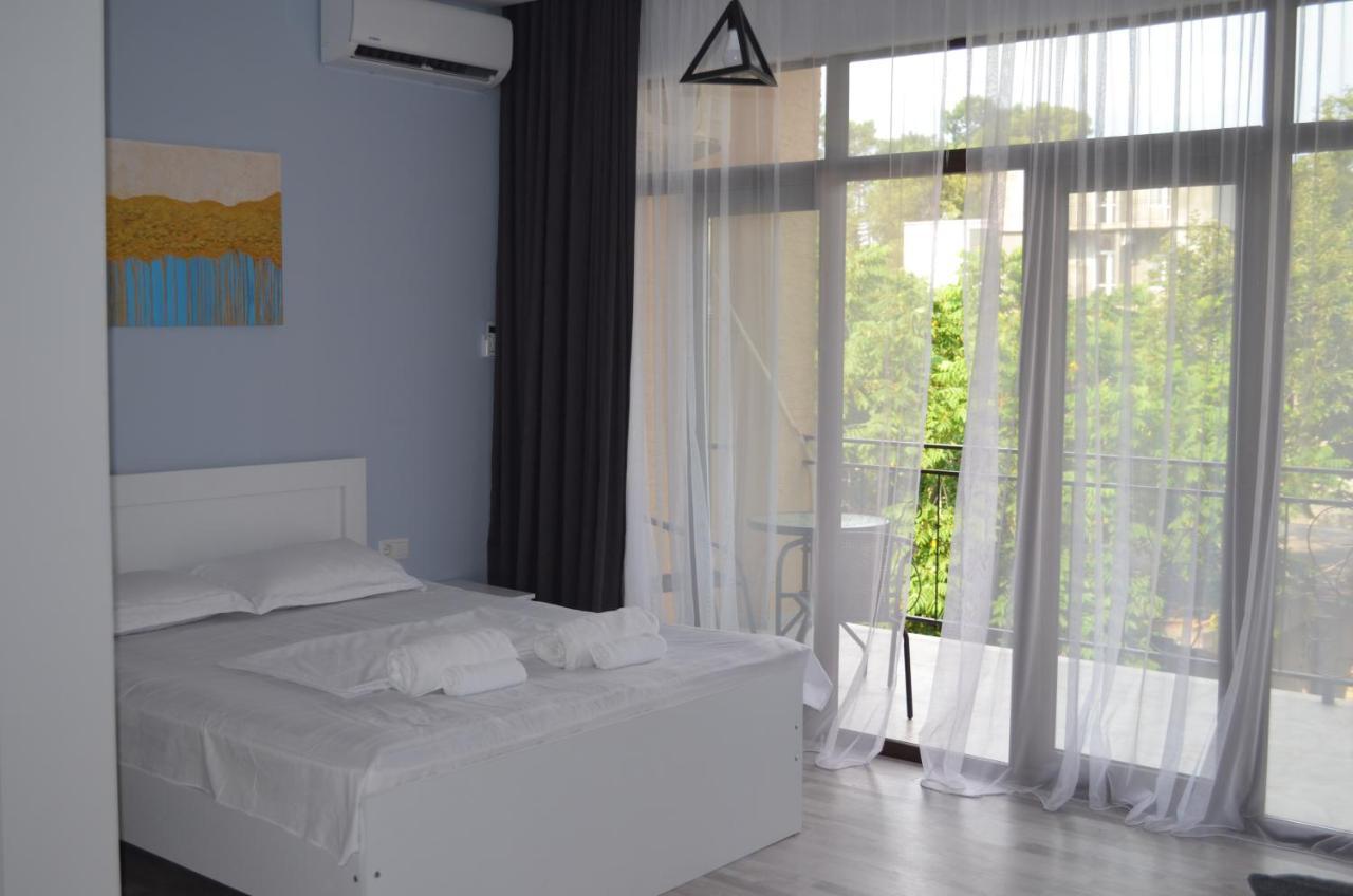 Guest House Madonna Kobuleti ภายนอก รูปภาพ