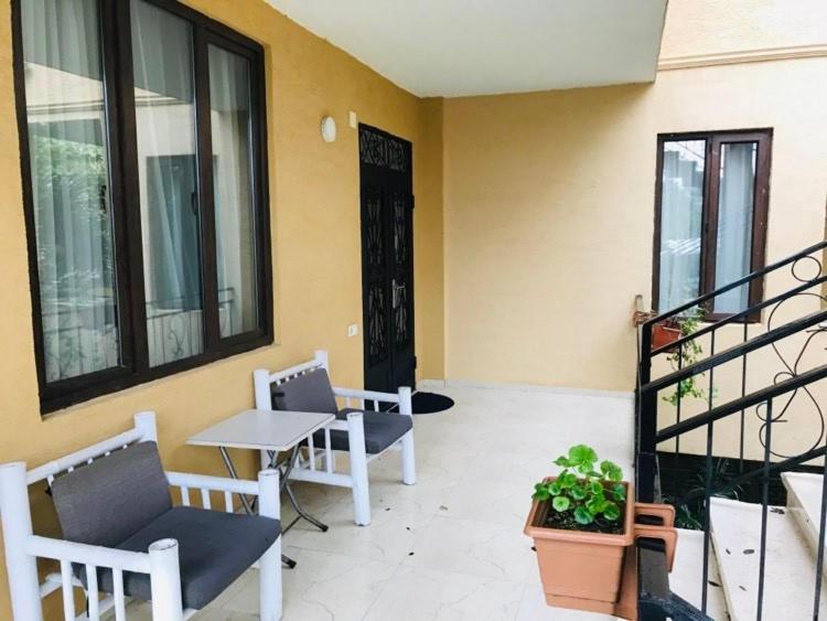Guest House Madonna Kobuleti ภายนอก รูปภาพ