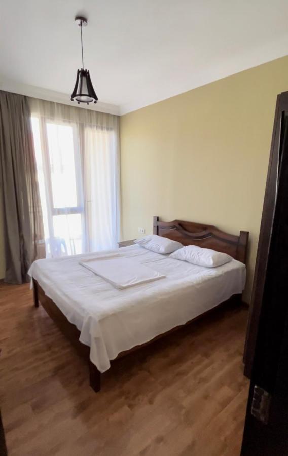 Guest House Madonna Kobuleti ภายนอก รูปภาพ
