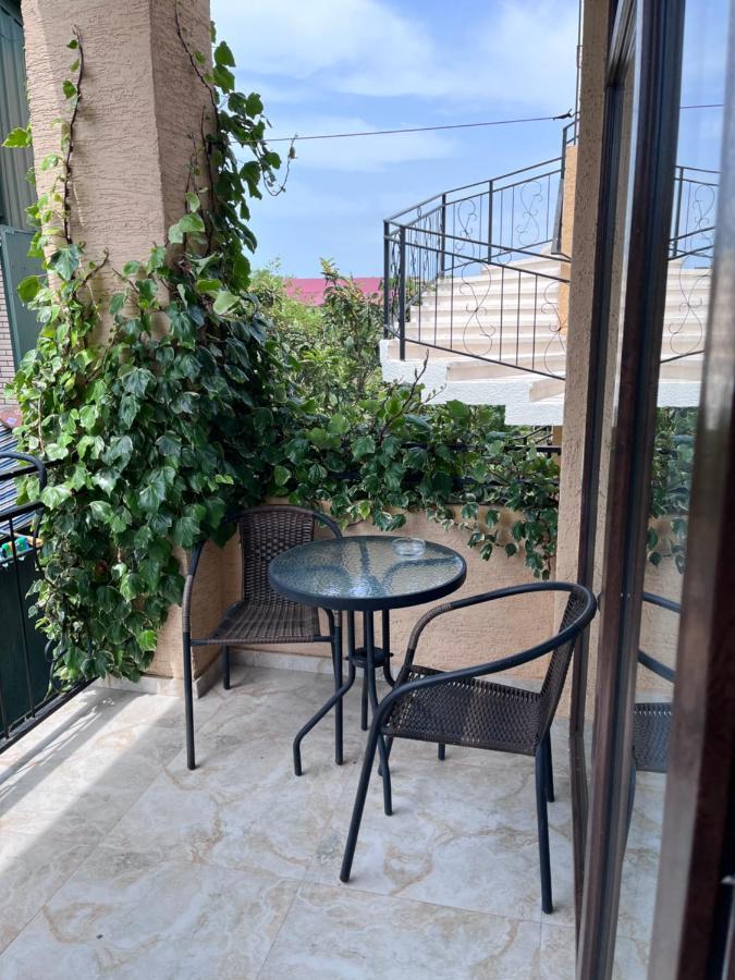 Guest House Madonna Kobuleti ภายนอก รูปภาพ