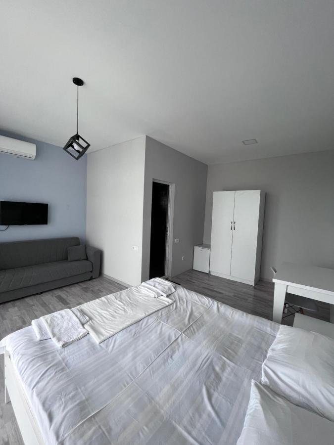 Guest House Madonna Kobuleti ภายนอก รูปภาพ