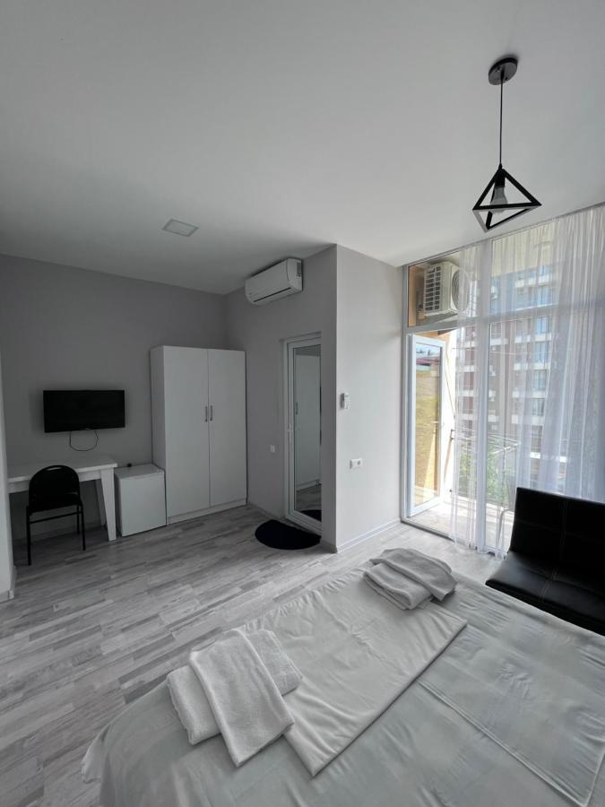 Guest House Madonna Kobuleti ภายนอก รูปภาพ