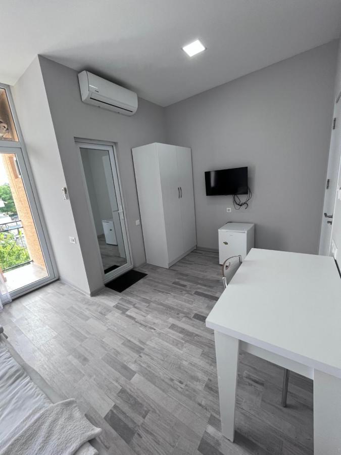 Guest House Madonna Kobuleti ภายนอก รูปภาพ