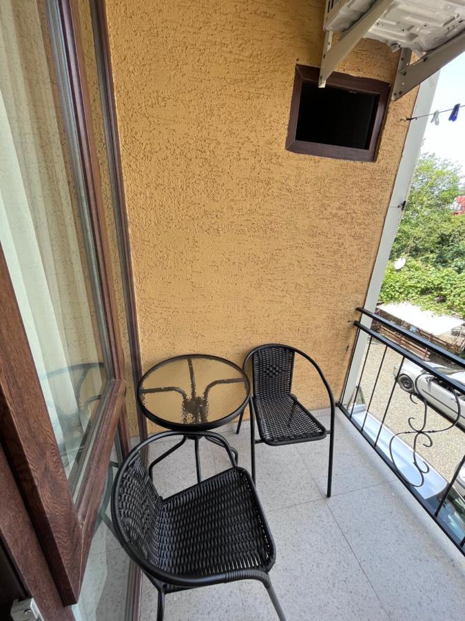 Guest House Madonna Kobuleti ภายนอก รูปภาพ