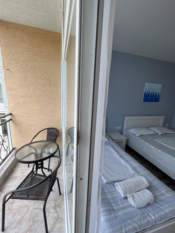 Guest House Madonna Kobuleti ภายนอก รูปภาพ