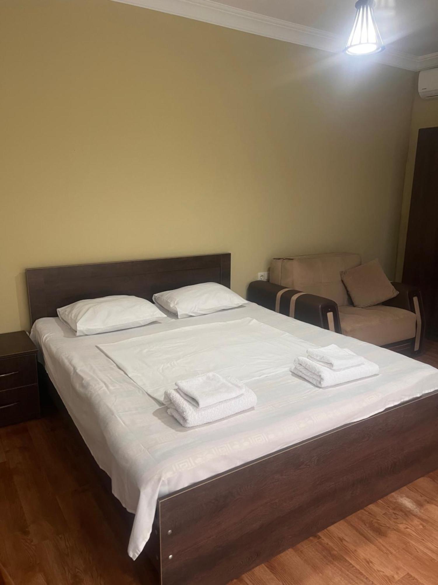 Guest House Madonna Kobuleti ภายนอก รูปภาพ