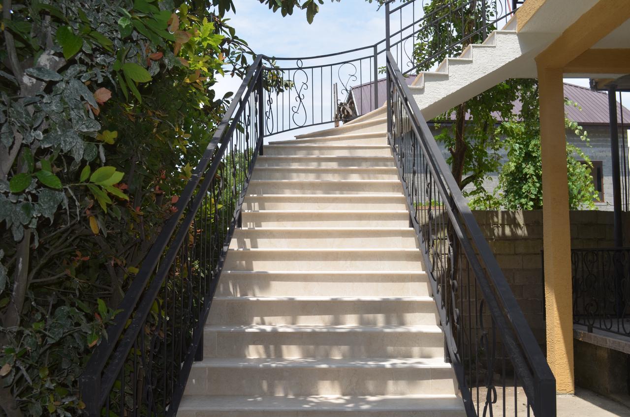 Guest House Madonna Kobuleti ภายนอก รูปภาพ